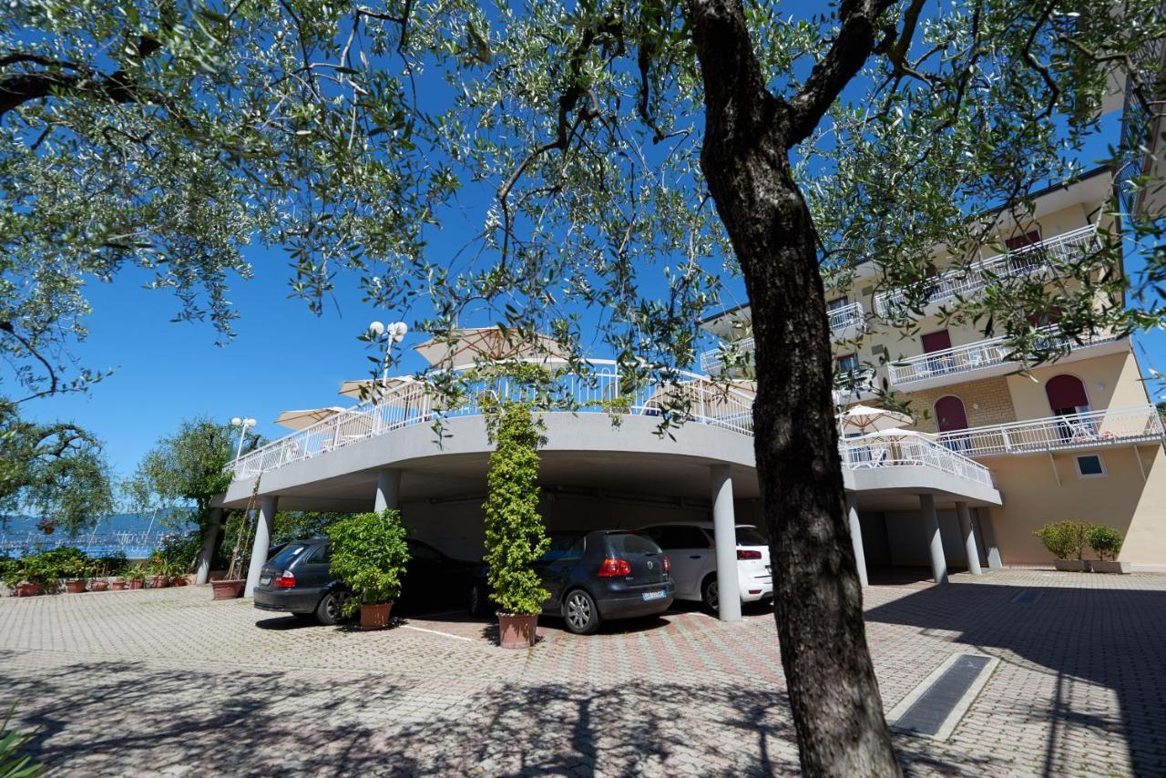 Hotel Benacus Torri Del Benaco Dış mekan fotoğraf