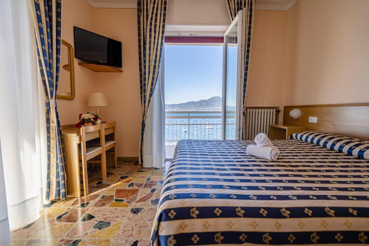 Hotel Benacus Torri Del Benaco Dış mekan fotoğraf