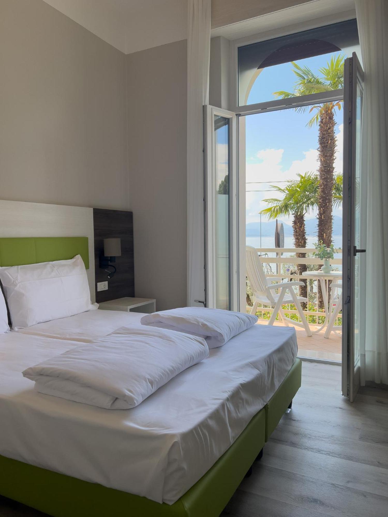 Hotel Benacus Torri Del Benaco Dış mekan fotoğraf