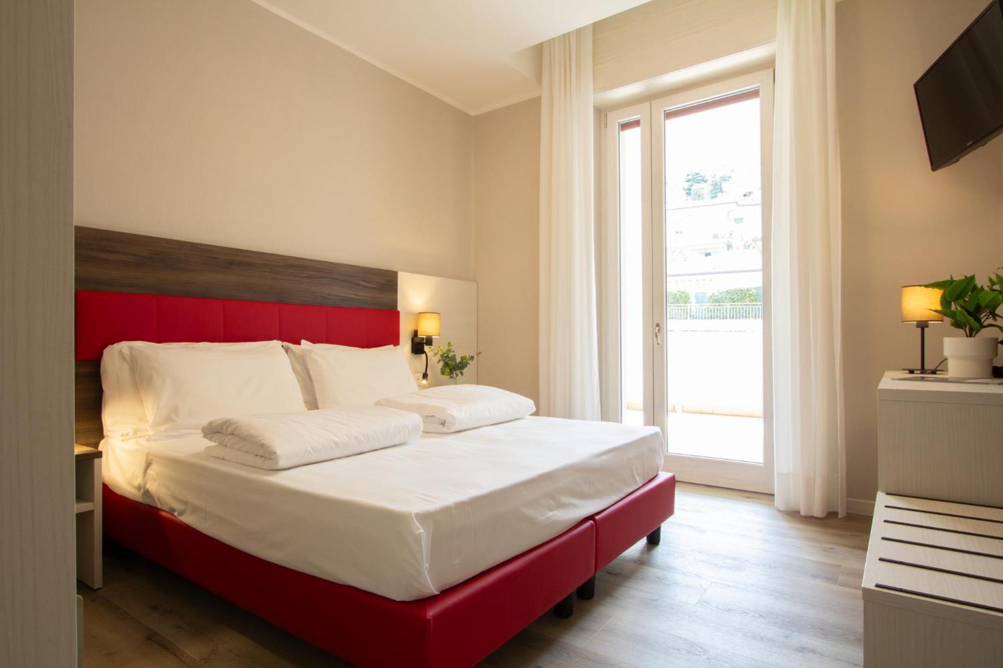 Hotel Benacus Torri Del Benaco Dış mekan fotoğraf