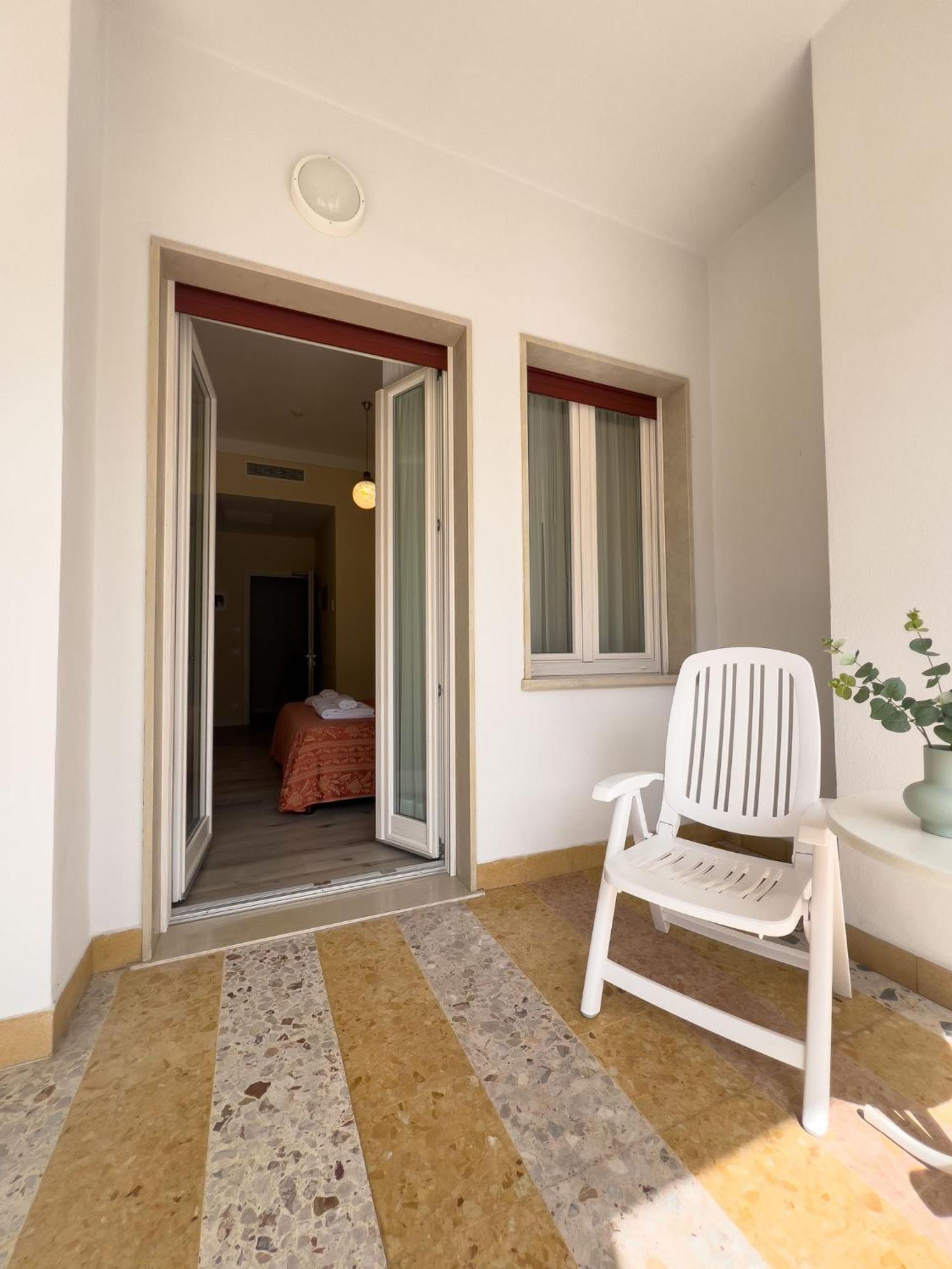 Hotel Benacus Torri Del Benaco Dış mekan fotoğraf