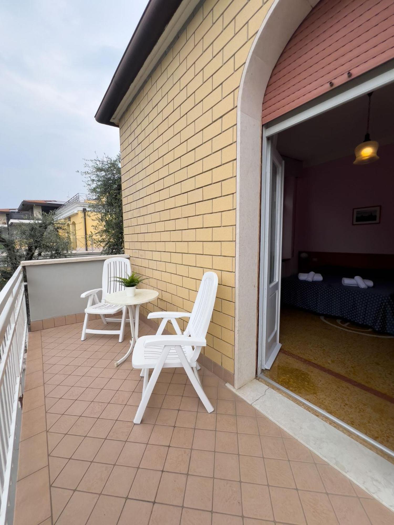 Hotel Benacus Torri Del Benaco Dış mekan fotoğraf