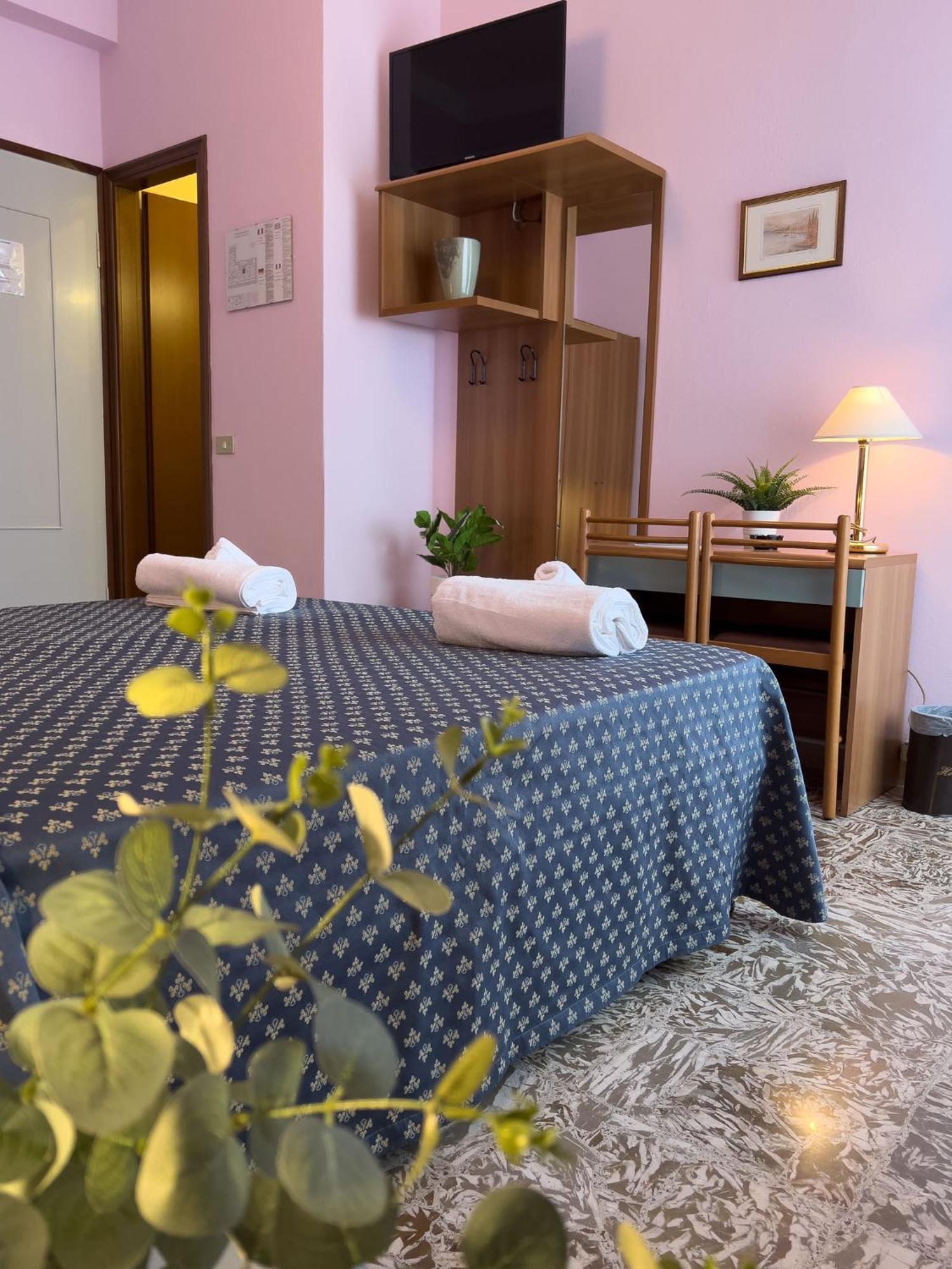 Hotel Benacus Torri Del Benaco Dış mekan fotoğraf