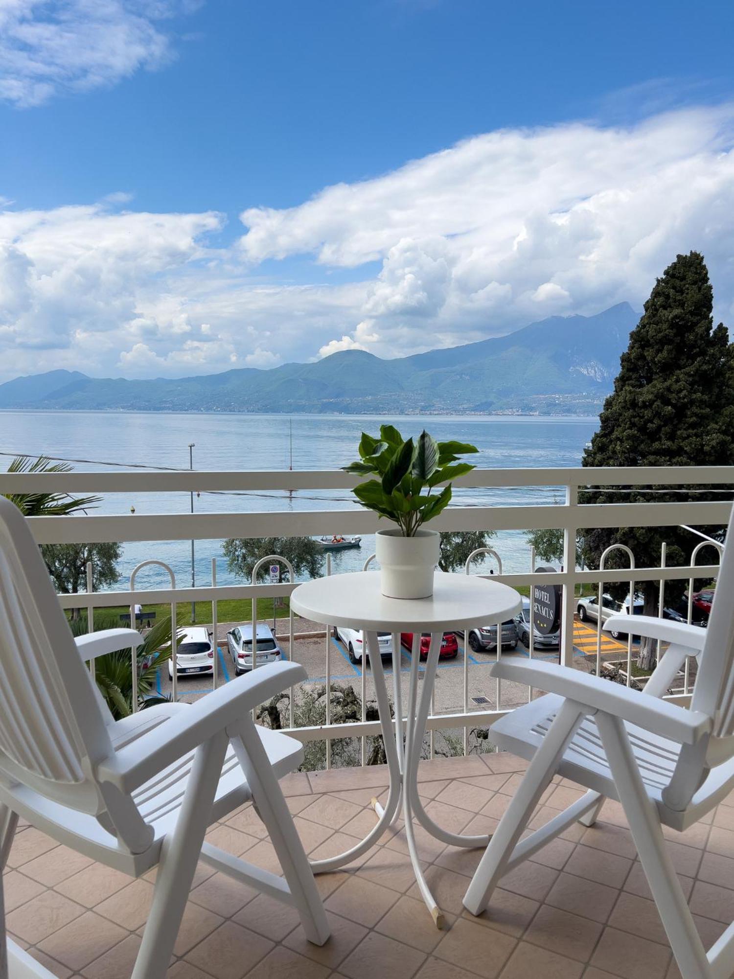 Hotel Benacus Torri Del Benaco Dış mekan fotoğraf