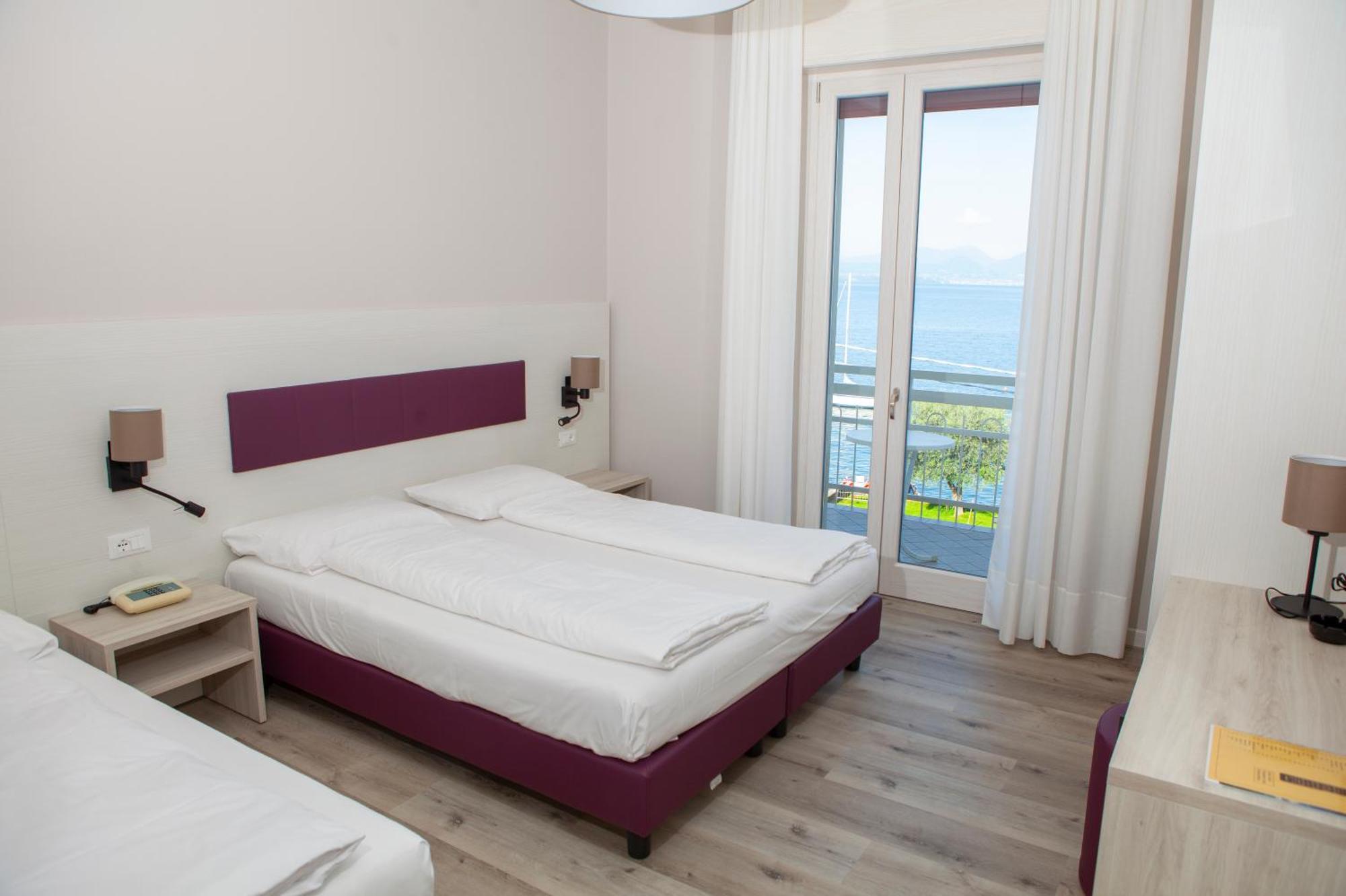 Hotel Benacus Torri Del Benaco Dış mekan fotoğraf